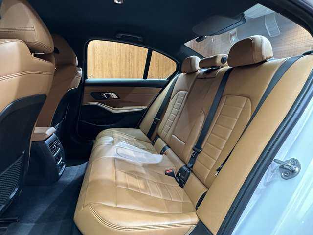 ＢＭＷ ３２０ｉ Mスポーツ 千葉県 2020(令2)年 3.6万km 白 ハイラインＰＫＧ　/茶革シート　/ナビ　/Ｂｌｕｅｔｏｏｔｈ接続　/３６０°電動シート　/シートヒーター　/パーキングアシスト/電動トランク　/オートハイビーム　/衝突軽減Ｂ　/ＢＳＭ　/ＬＫＡ　/ＥＴＣ　/ドラレコ