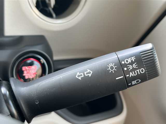ホンダ Ｎ ＢＯＸ ファッションスタイル 千葉県 2023(令5)年 0.8万km 黄Ｍ １オーナー　８型ナビ　フルセグ　アップルカープレイ　ＢＴ　ＵＳＢ　タイプＣ　両側パワースライドドア　シートヒーター　フロアマット　ＬＥＤライト　オートライト　ソナー　ホワイトミラー　スマートキー