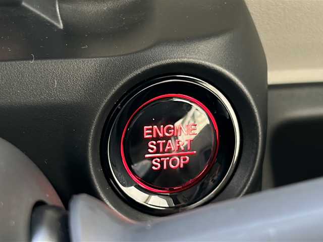 ホンダ Ｎ ＢＯＸ ファッションスタイル 千葉県 2023(令5)年 0.8万km 黄Ｍ １オーナー　８型ナビ　フルセグ　アップルカープレイ　ＢＴ　ＵＳＢ　タイプＣ　両側パワースライドドア　シートヒーター　フロアマット　ＬＥＤライト　オートライト　ソナー　ホワイトミラー　スマートキー
