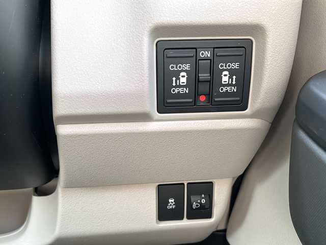 ホンダ Ｎ ＢＯＸ ファッションスタイル 千葉県 2023(令5)年 0.8万km 黄Ｍ １オーナー　８型ナビ　フルセグ　アップルカープレイ　ＢＴ　ＵＳＢ　タイプＣ　両側パワースライドドア　シートヒーター　フロアマット　ＬＥＤライト　オートライト　ソナー　ホワイトミラー　スマートキー