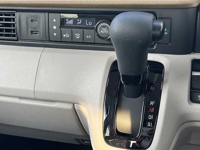 ホンダ Ｎ ＢＯＸ ファッションスタイル 千葉県 2023(令5)年 0.8万km 黄Ｍ １オーナー　８型ナビ　フルセグ　アップルカープレイ　ＢＴ　ＵＳＢ　タイプＣ　両側パワースライドドア　シートヒーター　フロアマット　ＬＥＤライト　オートライト　ソナー　ホワイトミラー　スマートキー
