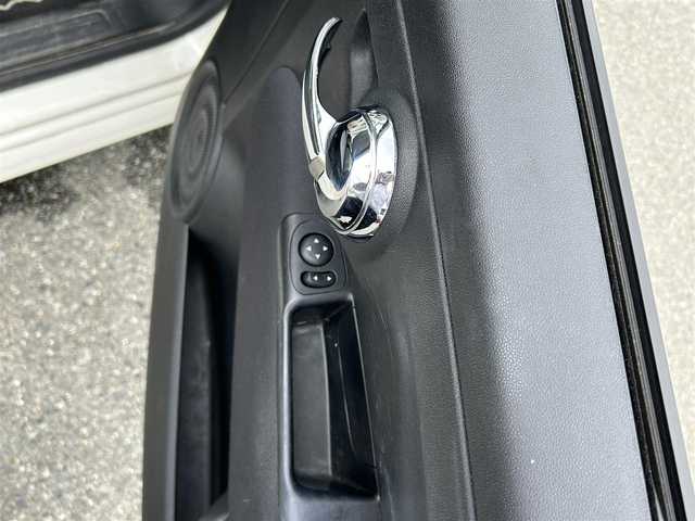 フィアット ５００ ツインエア ポップ 福岡県 2018(平30)年 5.2万km ビアンコ・ガーラ SDナビ（フルセグTV・Bluetooth・DVD）/ETC/USB入力端子/ミュージックプレイヤー接続（AUX）/純正フロアマット/フォグランプ/取扱説明書/保証書/パワーステアリング/パワーウィンドウ/自家用車/ACエアコン/エアバック（運転席・助手席）
