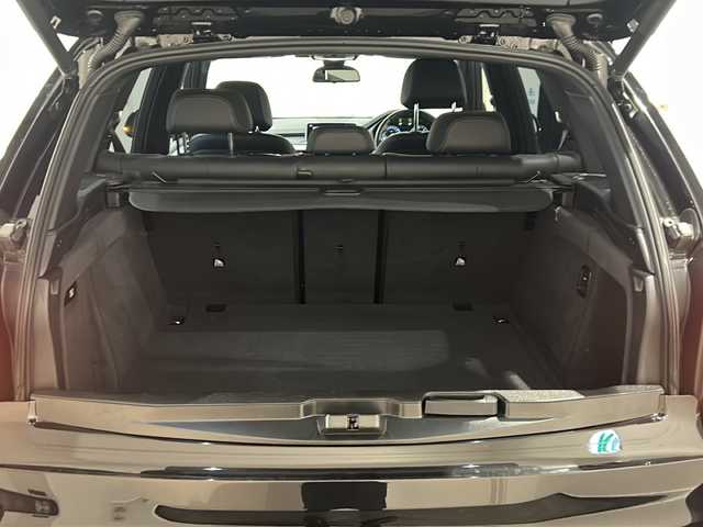 ＢＭＷ Ｘ５ リミテッドブラック 新潟県 2018(平30)年 5.2万km サファイアブラックP X5特別仕様車リミテッドブラック装備110台限定装備/・Mパフォーマンスキドニーグリル（ブラック）/・20インチMライトアロイホイール ダブルスポーク スタイリング/・ダコタレザーシート（ブラック）/・アルミニウムヘキサゴントリム（特別装備）/・電動パノラマガラスサンルーフ/・リアシートヒーティング/・ソフトクローズドア/・12V電源ソケット/・アダプティブLEDヘッドライト/・harman/kardonサラウンドサウンドシステム/・Mパフォーマンスアルミニウムペダル/・BMWヘッドアップ・ディスプレイ/・専用バッジ（シリアルナンバー入り100/47）/標準装備/・パークディスタンスコントロール/・360度カメラ/・アダプティブクルーズコントロール/・ダウンヒルアシストコントロール/・レーンキープアシスト/スペアキー