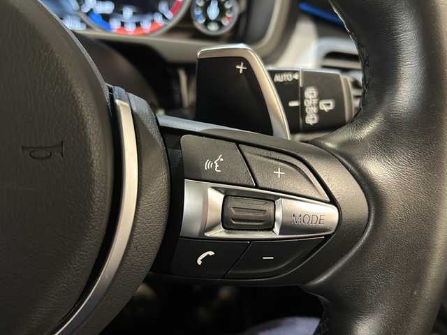ＢＭＷ Ｘ５ リミテッドブラック 新潟県 2018(平30)年 5.2万km サファイアブラックP X5特別仕様車リミテッドブラック装備110台限定装備/・Mパフォーマンスキドニーグリル（ブラック）/・20インチMライトアロイホイール ダブルスポーク スタイリング/・ダコタレザーシート（ブラック）/・アルミニウムヘキサゴントリム（特別装備）/・電動パノラマガラスサンルーフ/・リアシートヒーティング/・ソフトクローズドア/・12V電源ソケット/・アダプティブLEDヘッドライト/・harman/kardonサラウンドサウンドシステム/・Mパフォーマンスアルミニウムペダル/・BMWヘッドアップ・ディスプレイ/・専用バッジ（シリアルナンバー入り100/47）/標準装備/・パークディスタンスコントロール/・360度カメラ/・アダプティブクルーズコントロール/・ダウンヒルアシストコントロール/・レーンキープアシスト/スペアキー