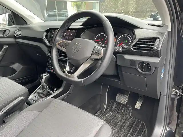 フォルクスワーゲン ＶＷ Ｔ－クロス TSI アクティブ 福島県 2022(令4)年 2.2万km ディープブラックパールエフェクト ACC/ブラインドスポット/レーンキープ/純正ナビ/バックカメラ/AppleCarPlay/ドライブレコーダー/ETC/パドルシフト/パーキングアシスト/純正16インチAW/取扱説明書/保証書/スペアキー