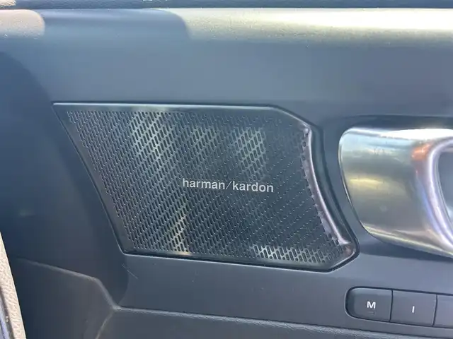 ボルボ ボルボ ＸＣ４０ 滋賀県 2022(令4)年 3.4万km パール ワンオーナー/純正ナビ/フルセグテレビ/360°カメラ/ドラレコ/ハーマンカードン/シートヒーター/パワーバックドア/ワイヤレスチャージ/白レザーシート/LEDヘッドライト