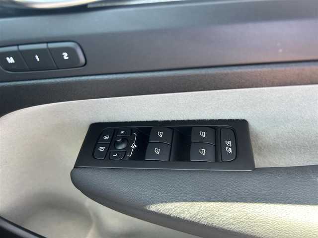 ボルボ ボルボ ＸＣ４０ 滋賀県 2022(令4)年 3.4万km パール ワンオーナー/純正ナビ/フルセグテレビ/360°カメラ/ドラレコ/ハーマンカードン/シートヒーター/パワーバックドア/ワイヤレスチャージ/白レザーシート/LEDヘッドライト