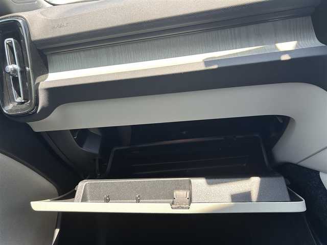 ボルボ ボルボ ＸＣ４０ 滋賀県 2022(令4)年 3.4万km パール ワンオーナー/純正ナビ/フルセグテレビ/360°カメラ/ドラレコ/ハーマンカードン/シートヒーター/パワーバックドア/ワイヤレスチャージ/白レザーシート/LEDヘッドライト