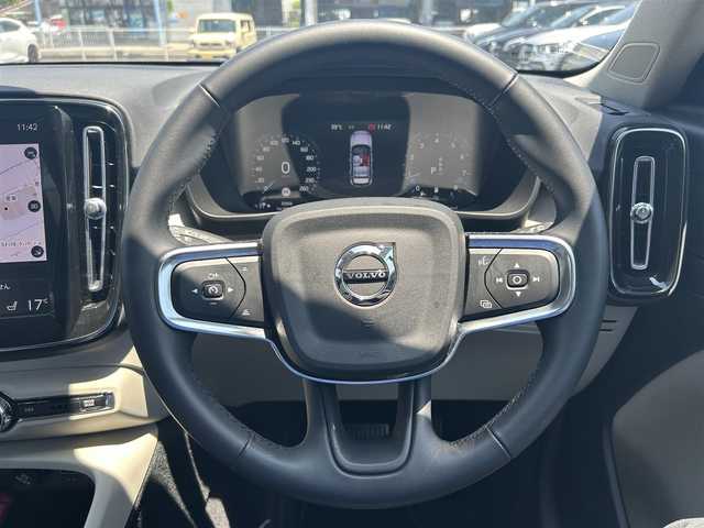 ボルボ ボルボ ＸＣ４０ 滋賀県 2022(令4)年 3.4万km パール ワンオーナー/純正ナビ/フルセグテレビ/360°カメラ/ドラレコ/ハーマンカードン/シートヒーター/パワーバックドア/ワイヤレスチャージ/白レザーシート/LEDヘッドライト