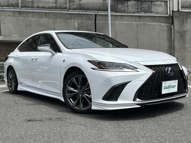レクサス ＥＳ 300h Fスポーツ 愛知県 2019(平31)年 7.2万km ホワイトノーヴァガラスフレーク TRDエアロ(F・S・R)/TRDスポーツマフラー/サンルーフ/デジタルインナーミラー/純正12・3インチナビ/フルセグTV・BT・DVD・CD・FM・AM・USB/バックカメラ/前席パワーシート/シートポジションメモリー機能/前席エアーシート/前席シートヒーター/パワートランク/プリクラッシュセーフティ/レーダークルーズコントロール/レーンキーピングアシスト/クリアランスソナー/ステアリングヒーター/nanoeエアコン/スポーツシート/前席AC100V/後席AC100V/USB/パドルシフト/ビルトインETC2.0/LEDヘッドライト/オートライト/スマートキー/プッシュスタート/パーキングサポートブレーキ/ドライブモードセレクトスイッチ/前方ドラレコ(SUPER CAT/Z820DR)/後方ドラレコ(ユピテル/SN-R13ｄ)/センターコンソール/純正フロアマット
