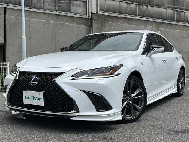 レクサス ＥＳ 300h Fスポーツ 愛知県 2019(平31)年 7.2万km ホワイトノーヴァガラスフレーク TRDエアロ(F・S・R)/TRDスポーツマフラー/サンルーフ/デジタルインナーミラー/純正12・3インチナビ/フルセグTV・BT・DVD・CD・FM・AM・USB/バックカメラ/前席パワーシート/シートポジションメモリー機能/前席エアーシート/前席シートヒーター/パワートランク/プリクラッシュセーフティ/レーダークルーズコントロール/レーンキーピングアシスト/クリアランスソナー/ステアリングヒーター/nanoeエアコン/スポーツシート/前席AC100V/後席AC100V/USB/パドルシフト/ビルトインETC2.0/LEDヘッドライト/オートライト/スマートキー/プッシュスタート/パーキングサポートブレーキ/ドライブモードセレクトスイッチ/前方ドラレコ(SUPER CAT/Z820DR)/後方ドラレコ(ユピテル/SN-R13ｄ)/センターコンソール/純正フロアマット