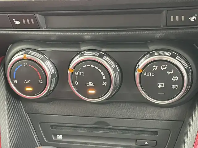 マツダ デミオ XD ミッドセンチュリー 富山県 2015(平27)年 4.9万km スノーフレイクホワイトパールマイカ 禁煙車/純正ナビ/フルセグTV/バックカメラ/スマートシティブレーキサポート/クルーズコントロール/LEDヘッドライト/フォグランプ/ビルトインETC/前席シートヒーター/横滑り防止装置	/踏み間違い防止/ISOFIX/純正16インチアルミ/純正フロアマット/ステアリングスイッチ/ヘッドアップディスプレイ/シートリフター/純正ドアバイザー/プッシュスタート/スマートキー