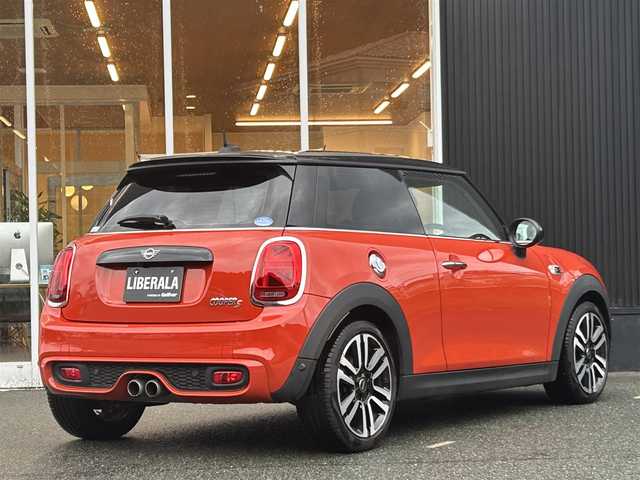 ＭＩＮＩ ミニ クーパー S 福岡県 2018(平30)年 4.6万km ソラリスオレンジ ワンオーナー/アダプティブクルーズコントロール/ヘッドアップディスプレイ/harman/kardon/ペッパーパッケージ/純正ナビ/社外フルセグTV/バックカメラ/Bluetooth/ハーフレザーシート/前席シートヒーター/ステアリングスイッチ/LEDヘッドライト/オートライト/オートワイパー/純正17インチアルミホイール/ミラー一体型ＥＴＣ/取扱説明書/保証書/スペアキー×1