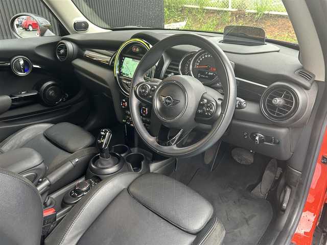 ＭＩＮＩ ミニ クーパー S 福岡県 2018(平30)年 4.6万km ソラリスオレンジ ワンオーナー/アダプティブクルーズコントロール/ヘッドアップディスプレイ/harman/kardon/ペッパーパッケージ/純正ナビ/社外フルセグTV/バックカメラ/Bluetooth/ハーフレザーシート/前席シートヒーター/ステアリングスイッチ/LEDヘッドライト/オートライト/オートワイパー/純正17インチアルミホイール/ミラー一体型ＥＴＣ/取扱説明書/保証書/スペアキー×1