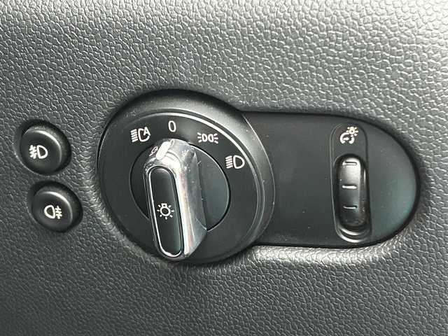 ＭＩＮＩ ミニ クーパー S 福岡県 2018(平30)年 4.6万km ソラリスオレンジ ワンオーナー/アダプティブクルーズコントロール/ヘッドアップディスプレイ/harman/kardon/ペッパーパッケージ/純正ナビ/社外フルセグTV/バックカメラ/Bluetooth/ハーフレザーシート/前席シートヒーター/ステアリングスイッチ/LEDヘッドライト/オートライト/オートワイパー/純正17インチアルミホイール/ミラー一体型ＥＴＣ/取扱説明書/保証書/スペアキー×1