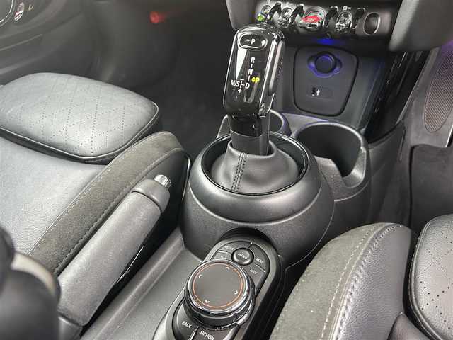 ＭＩＮＩ ミニ クーパー S 福岡県 2018(平30)年 4.6万km ソラリスオレンジ ワンオーナー/アダプティブクルーズコントロール/ヘッドアップディスプレイ/harman/kardon/ペッパーパッケージ/純正ナビ/社外フルセグTV/バックカメラ/Bluetooth/ハーフレザーシート/前席シートヒーター/ステアリングスイッチ/LEDヘッドライト/オートライト/オートワイパー/純正17インチアルミホイール/ミラー一体型ＥＴＣ/取扱説明書/保証書/スペアキー×1