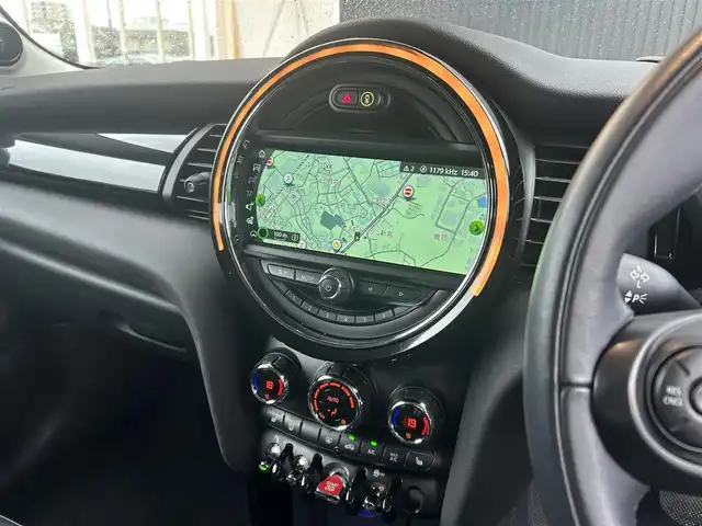 ＭＩＮＩ ミニ クーパー S 福岡県 2018(平30)年 4.6万km ソラリスオレンジ ワンオーナー/アダプティブクルーズコントロール/ヘッドアップディスプレイ/harman/kardon/ペッパーパッケージ/純正ナビ/社外フルセグTV/バックカメラ/Bluetooth/ハーフレザーシート/前席シートヒーター/ステアリングスイッチ/LEDヘッドライト/オートライト/オートワイパー/純正17インチアルミホイール/ミラー一体型ＥＴＣ/取扱説明書/保証書/スペアキー×1