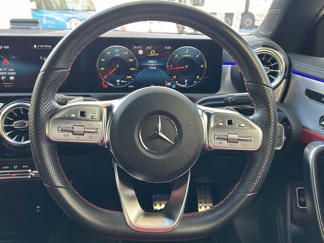 メルセデス・ベンツ Ｍ・ベンツ ＣＬＡ２００ｄ Sブレーク AMGライン 兵庫県 2023(令5)年 1.7万km ポーラホワイト 純正メーカーメモリナビ/  Bluetooth/USB/AM/FM/フルセグテレビ(走行中視聴可能)/純正ビルトインETC2.0/前後ドライブレコーダー/アラウンドビューモニター/ヘッドアップディスプレイ/サンルーフ/パドルシフト/パワーバックドア/パワーシート（D+N席）/シートヒーター（D+N席）/シートメモリ/アイドリングストップ/パーキングアシスト/アダプティブクルーズコントロール/アンチロック・ブレーキ・システム/レーンキープアシスト/前後コーナーセンサー/横滑り防止装置/盗難防止装置/衝突被害軽減システム/パワーステアリング/パワーウィンドウ/純正フロアマット/純正アルミホイール/スマートキー/スペアキー（1本）/エアバッグ（W+サイド）/カーテンエアバッグ/保証書/取扱説明書