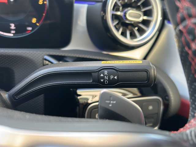 メルセデス・ベンツ Ｍ・ベンツ ＣＬＡ２００ｄ Sブレーク AMGライン 兵庫県 2023(令5)年 1.7万km ポーラホワイト 純正メーカーメモリナビ/  Bluetooth/USB/AM/FM/フルセグテレビ(走行中視聴可能)/純正ビルトインETC2.0/前後ドライブレコーダー/アラウンドビューモニター/ヘッドアップディスプレイ/サンルーフ/パドルシフト/パワーバックドア/パワーシート（D+N席）/シートヒーター（D+N席）/シートメモリ/アイドリングストップ/パーキングアシスト/アダプティブクルーズコントロール/アンチロック・ブレーキ・システム/レーンキープアシスト/前後コーナーセンサー/横滑り防止装置/盗難防止装置/衝突被害軽減システム/パワーステアリング/パワーウィンドウ/純正フロアマット/純正アルミホイール/スマートキー/スペアキー（1本）/エアバッグ（W+サイド）/カーテンエアバッグ/保証書/取扱説明書