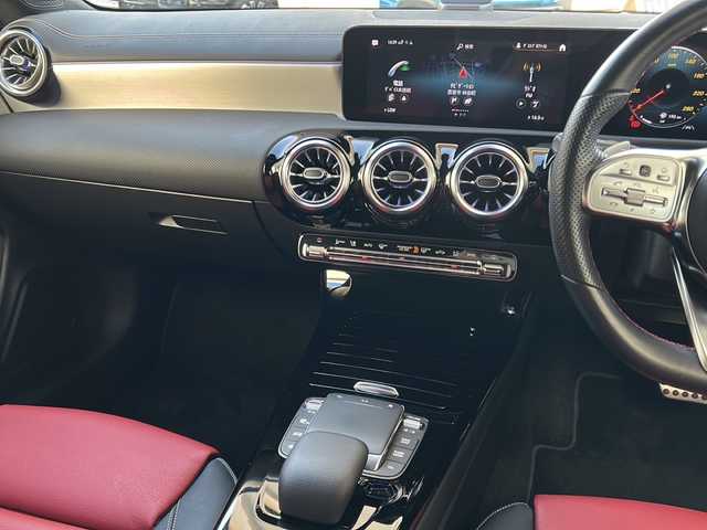 メルセデス・ベンツ Ｍ・ベンツ ＣＬＡ２００ｄ Sブレーク AMGライン 兵庫県 2023(令5)年 1.7万km ポーラホワイト 純正メーカーメモリナビ/  Bluetooth/USB/AM/FM/フルセグテレビ(走行中視聴可能)/純正ビルトインETC2.0/前後ドライブレコーダー/アラウンドビューモニター/ヘッドアップディスプレイ/サンルーフ/パドルシフト/パワーバックドア/パワーシート（D+N席）/シートヒーター（D+N席）/シートメモリ/アイドリングストップ/パーキングアシスト/アダプティブクルーズコントロール/アンチロック・ブレーキ・システム/レーンキープアシスト/前後コーナーセンサー/横滑り防止装置/盗難防止装置/衝突被害軽減システム/パワーステアリング/パワーウィンドウ/純正フロアマット/純正アルミホイール/スマートキー/スペアキー（1本）/エアバッグ（W+サイド）/カーテンエアバッグ/保証書/取扱説明書