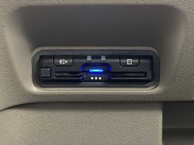 ホンダ Ｎ ＢＯＸ JOY ターボ 茨城県 2024(令6)年 0.7万km フィヨルドミストパール 純正９型ナビ　フルセグＴＶ　両側電動スライドドア　シートヒーター　アダプティブクルーズコントロール　ビルトインＥＴＣ　スマートキー　衝突軽減ブレーキ　ドラレコ　全周囲カメラ　パーキングセンサー　禁煙車