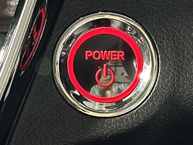 ホンダ ヴェゼル ハイブリッド Z ホンダセンシング 沖縄県 2018(平30)年 2.1万km プラチナホワイトパール 県外仕入れ/禁煙車/純正8インチナビ[VXM-187VFEi]/（フルセグTV　ＣＤ　ＤＶＤ　Ｂｌｕｅｔｏｏｔｈ）/ホンダセンシング/・衝突被害軽減ブレーキ/・車線逸脱警報機能/・アダプティブクルーズコントロール/バックカメラ　/前後ドライブレコーダー　/ＥＴＣ　/ハーフレザーシート　/シートヒーター/ステアリングスイッチ/LEDヘッドライト/純正アルミホイール/横滑り防止装置