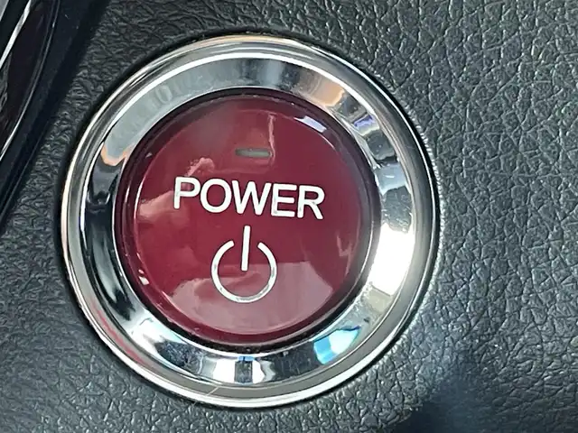 ホンダ ヴェゼル ハイブリッド Z ホンダセンシング 熊本県 2016(平28)年 7.3万km ホワイトオーキッドパール ホンダセンシング/プッシュスタート/純正ナビ/（CD・DVD・フルセグTV・BTオーディオ・SD）/バックカメラ/ビルトインETC/ドライブレコーダー/純正17インチAW/レーダークルーズ/ハーフレザーシート/前席パワーシート・右前席シートメモリー/前席シートヒーター/ルーフレール/LEDヘッドライト/オートライト/LEDフォグライト/横滑り防止装置/ウィンカーミラー/純正フロアマット/純正ドアバイザー/新車保証書/取扱説明書/スマートスペアキー×1本
