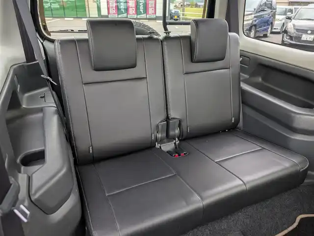 スズキ ジムニー ランドベンチャー 福井県 2017(平29)年 6.6万km ブルーイッシュブラックパール3 ４WD（切り替え式）/社外SDナビ【CN-RA04D】/CD/DVD/BT/USB/SD/フルセグテレビ/バックカメラ/シートヒーター/ETC/前方ドライブレコーダー/レザーシート/ステアリングスイッチ/ダブルエアバッグ/背面タイヤ/リアラダー/マッドガード/スマートキー/ドアバイザー/電動格納ウインカーミラー/純正16インチAW