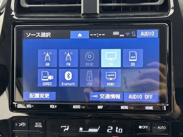 トヨタ プリウス Sツーリングセレクション 三重県 2020(令2)年 4.8万km ホワイトパールクリスタルシャイン /純正ナビ/（ＣＤ．ＤＶＤ．ＢＴ．ＳＤ．フルセグＴＶ）//バックカメラ//後席モニター//衝突被害軽減ブレーキ//レーダークルーズコントロール//シートヒーター//ドライブレコーダー//ビルトインＥＴＣ//オートハイビーム//ステアリングスイッチ//TOM′S17インチＡＷ