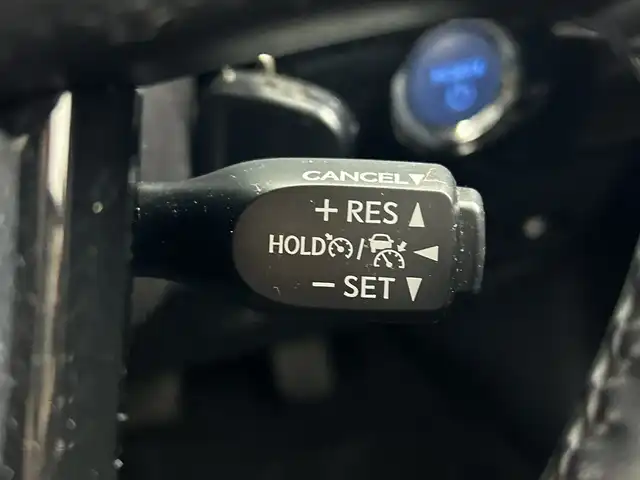 トヨタ プリウス Sツーリングセレクション 三重県 2020(令2)年 4.8万km ホワイトパールクリスタルシャイン /純正ナビ/（ＣＤ．ＤＶＤ．ＢＴ．ＳＤ．フルセグＴＶ）//バックカメラ//後席モニター//衝突被害軽減ブレーキ//レーダークルーズコントロール//シートヒーター//ドライブレコーダー//ビルトインＥＴＣ//オートハイビーム//ステアリングスイッチ//TOM′S17インチＡＷ