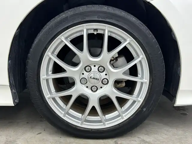 トヨタ プリウス Sツーリングセレクション 三重県 2020(令2)年 4.8万km ホワイトパールクリスタルシャイン /純正ナビ/（ＣＤ．ＤＶＤ．ＢＴ．ＳＤ．フルセグＴＶ）//バックカメラ//後席モニター//衝突被害軽減ブレーキ//レーダークルーズコントロール//シートヒーター//ドライブレコーダー//ビルトインＥＴＣ//オートハイビーム//ステアリングスイッチ//TOM′S17インチＡＷ