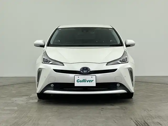 トヨタ プリウス Sツーリングセレクション 三重県 2020(令2)年 4.8万km ホワイトパールクリスタルシャイン /純正ナビ/（ＣＤ．ＤＶＤ．ＢＴ．ＳＤ．フルセグＴＶ）//バックカメラ//後席モニター//衝突被害軽減ブレーキ//レーダークルーズコントロール//シートヒーター//ドライブレコーダー//ビルトインＥＴＣ//オートハイビーム//ステアリングスイッチ//TOM′S17インチＡＷ