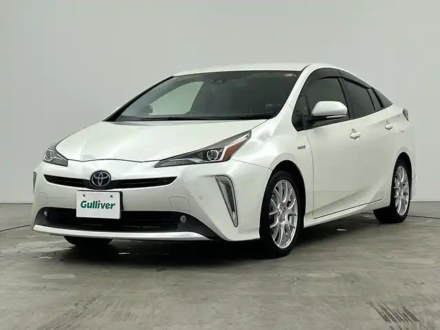 トヨタ プリウス Sツーリングセレクション 三重県 2020(令2)年 4.8万km ホワイトパールクリスタルシャイン /純正ナビ/（ＣＤ．ＤＶＤ．ＢＴ．ＳＤ．フルセグＴＶ）//バックカメラ//後席モニター//衝突被害軽減ブレーキ//レーダークルーズコントロール//シートヒーター//ドライブレコーダー//ビルトインＥＴＣ//オートハイビーム//ステアリングスイッチ//TOM′S17インチＡＷ
