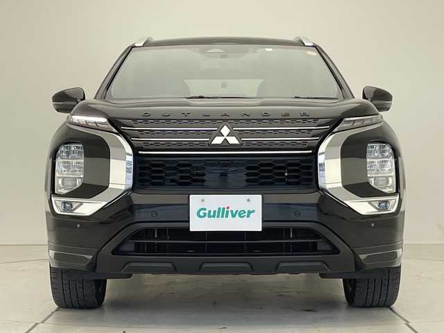 三菱 アウトランダー ＰＨＥＶ P 愛知県 2023(令5)年 2.7万km ブラックダイヤモンド 純正9型ディズプレイオーディオナビ/プレミアムサウンドBOSE/マイパイバックカメラロット/全方位カメラ/クルーズコントロール/シートヒーター/バックカメラ/電動リアゲート/パワーシート/ヘッドアップディスプレイ/コーナーセンサー/純正アルミホイール/ルーフレール/ブラインドスポットモニター/LEDヘッドライト/パドルシフト/ステアリングヒーター/インテリジェントミラー/オートマチックハイビーム/ドライブレコーダー/ETC/衝突軽減システム/フルセグ/Bluetooth/ステアリングスイッチ/スマートキー/プッシュスタート