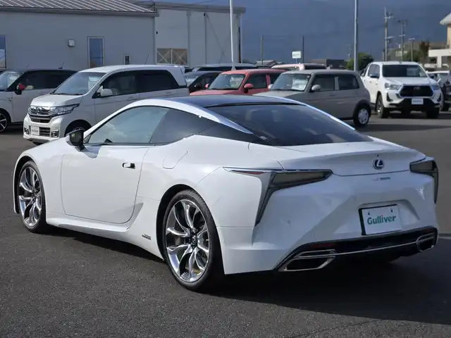 レクサス ＬＣ 500h Lパッケージ 鹿児島県 2021(令3)年 7万km ホワイトノーヴァガラスフレーク マークレビンソン　/ガラスパノラマルーフ　/ヘッドアップディスプレイ　/純正１０．３インチＳＤナビ　/レーダークルーズコントロール/Ｂｌｕｅｔｏｏｔｈオーディオ　/フルセグテレビ　/Ｄ＋Ｎ席シートヒーター　/Ｄ＋Ｎ席ベンチレーション/D+N席パワーシート/ステアリングヒーター/純正アルミホイール(21インチ)/前後純正ドライブレコーダー/プリクラッシュセーフティ/レーンキープアシスト/横滑り防止装置/プッシュスタート/スマートキー/エアバッグ(W+サイド)/カーテンエアバッグ