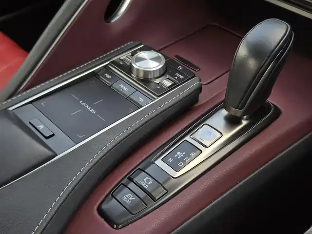 レクサス ＬＣ 500h Lパッケージ 鹿児島県 2021(令3)年 7万km ホワイトノーヴァガラスフレーク マークレビンソン　/ガラスパノラマルーフ　/ヘッドアップディスプレイ　/純正１０．３インチＳＤナビ　/レーダークルーズコントロール/Ｂｌｕｅｔｏｏｔｈオーディオ　/フルセグテレビ　/Ｄ＋Ｎ席シートヒーター　/Ｄ＋Ｎ席ベンチレーション/D+N席パワーシート/ステアリングヒーター/純正アルミホイール(21インチ)/前後純正ドライブレコーダー/プリクラッシュセーフティ/レーンキープアシスト/横滑り防止装置/プッシュスタート/スマートキー/エアバッグ(W+サイド)/カーテンエアバッグ