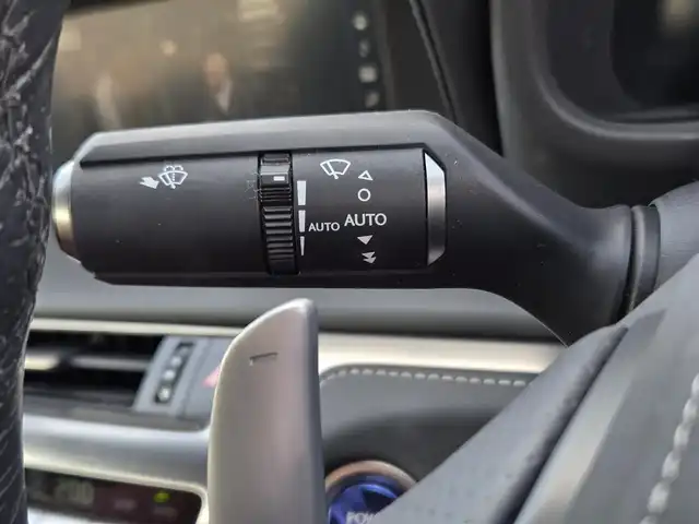 レクサス ＬＣ 500h Lパッケージ 鹿児島県 2021(令3)年 7万km ホワイトノーヴァガラスフレーク マークレビンソン　/ガラスパノラマルーフ　/ヘッドアップディスプレイ　/純正１０．３インチＳＤナビ　/レーダークルーズコントロール/Ｂｌｕｅｔｏｏｔｈオーディオ　/フルセグテレビ　/Ｄ＋Ｎ席シートヒーター　/Ｄ＋Ｎ席ベンチレーション/D+N席パワーシート/ステアリングヒーター/純正アルミホイール(21インチ)/前後純正ドライブレコーダー/プリクラッシュセーフティ/レーンキープアシスト/横滑り防止装置/プッシュスタート/スマートキー/エアバッグ(W+サイド)/カーテンエアバッグ