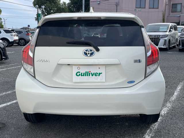 トヨタ アクア G 千葉県 2015(平27)年 6.7万km ライムホワイトパールクリスタルシャイン ナビNSZT-W64 バックカメラ ドラレコ BT フルセグ シートヒーター ステアリングスイッチ ETC クルコン オートライト HID フォグライト スマートキー プッシュスタート