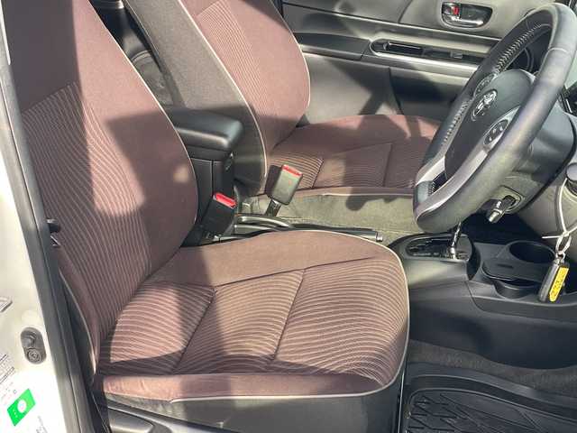 トヨタ アクア G 千葉県 2015(平27)年 6.7万km ライムホワイトパールクリスタルシャイン ナビNSZT-W64 バックカメラ ドラレコ BT フルセグ シートヒーター ステアリングスイッチ ETC クルコン オートライト HID フォグライト スマートキー プッシュスタート