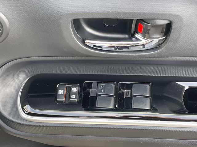 トヨタ アクア G 千葉県 2015(平27)年 6.7万km ライムホワイトパールクリスタルシャイン ナビNSZT-W64 バックカメラ ドラレコ BT フルセグ シートヒーター ステアリングスイッチ ETC クルコン オートライト HID フォグライト スマートキー プッシュスタート