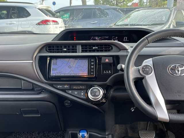 トヨタ アクア G 千葉県 2015(平27)年 6.7万km ライムホワイトパールクリスタルシャイン ナビNSZT-W64 バックカメラ ドラレコ BT フルセグ シートヒーター ステアリングスイッチ ETC クルコン オートライト HID フォグライト スマートキー プッシュスタート