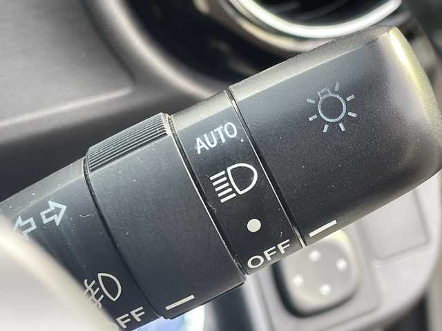 トヨタ アクア G 千葉県 2015(平27)年 6.7万km ライムホワイトパールクリスタルシャイン ナビNSZT-W64 バックカメラ ドラレコ BT フルセグ シートヒーター ステアリングスイッチ ETC クルコン オートライト HID フォグライト スマートキー プッシュスタート