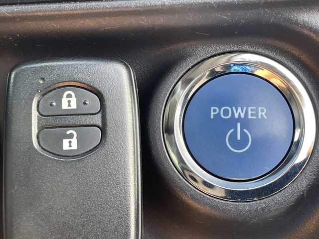 トヨタ アクア G 千葉県 2015(平27)年 6.7万km ライムホワイトパールクリスタルシャイン ナビNSZT-W64 バックカメラ ドラレコ BT フルセグ シートヒーター ステアリングスイッチ ETC クルコン オートライト HID フォグライト スマートキー プッシュスタート