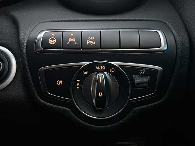 メルセデス・ベンツ Ｃ２２０ｄ ワゴン ローレウスエディション 栃木県 2018(平30)年 1.2万km オブシディアンブラック 純正メモリナビ/・Bluetooth/・TV ワンセグ/・バックカメラ/電動ガラスサンルーフ/レザーシート/前席パワーシート/追従式クルーズコントロール/パドルシフト/純正18インチアルミホイール/衝突被害軽減システム/コーナーセンサー/LEDヘッドライト/オートライト