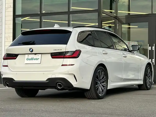 ＢＭＷ ＢＭＷ ３２０ｉ ツーリング Mスポーツ 愛媛県 2021(令3)年 2.8万km アルピンホワイトⅢ 12.3インチマルチディスプレイインターパネル/10.25インチワイドHDDナビ/全周囲/バックカメラ/ミラー一体型ETC/ハーフレザーシート/前席パワーシート（D席メモリ付）/前席シートヒーター/パークディスタンスコントロール/アダプティブLEDヘッドランプ/ハイビームアシスタンス/パーキングアシスト/ワイヤレス充電/ドライビングアシストプロフェッショナル/アクティブクルーズコントロール/純正18インチAW（ランフラット）/スペアキー×１/保証書/取説所