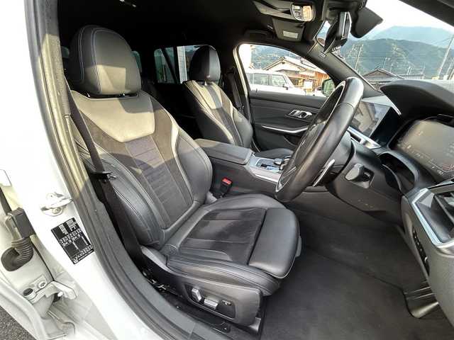 ＢＭＷ ＢＭＷ ３２０ｉ ツーリング Mスポーツ 愛媛県 2021(令3)年 2.8万km アルピンホワイトⅢ 12.3インチマルチディスプレイインターパネル/10.25インチワイドHDDナビ/全周囲/バックカメラ/ミラー一体型ETC/ハーフレザーシート/前席パワーシート（D席メモリ付）/前席シートヒーター/パークディスタンスコントロール/アダプティブLEDヘッドランプ/ハイビームアシスタンス/パーキングアシスト/ワイヤレス充電/ドライビングアシストプロフェッショナル/アクティブクルーズコントロール/純正18インチAW（ランフラット）/スペアキー×１/保証書/取説所