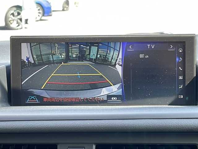 レクサス ＣＴ 200h バージョンC 長野県 2022(令4)年 1.8万km マーキュリーグレーマイカ 禁煙車/純正ナビ（CD/DVD/BD/フルセグTV/Bluetooth）/バックカメラ/ビルトインETC2.0/ドライブレコーダー（F・R）/ハーフレザーシート/シートヒーター/ステアリングヒーター/パワーシート（運転席メモリー機能付）/革巻きステアリング/パドルシフト/ステアリングスイッチ/LEDヘッドライト/フォグランプ/オートライト/スマートキー/Pスタート/電動格納ミラー/純正16インチAW/純正フロアマット