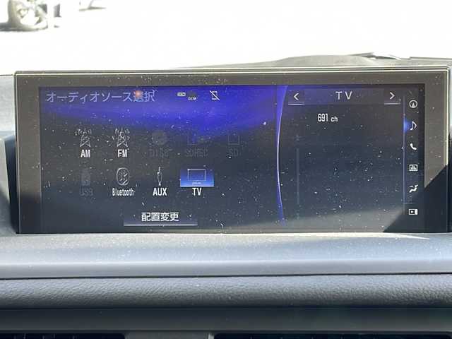 レクサス ＣＴ 200h バージョンC 長野県 2022(令4)年 1.8万km マーキュリーグレーマイカ 禁煙車/純正ナビ（CD/DVD/BD/フルセグTV/Bluetooth）/バックカメラ/ビルトインETC2.0/ドライブレコーダー（F・R）/ハーフレザーシート/シートヒーター/ステアリングヒーター/パワーシート（運転席メモリー機能付）/革巻きステアリング/パドルシフト/ステアリングスイッチ/LEDヘッドライト/フォグランプ/オートライト/スマートキー/Pスタート/電動格納ミラー/純正16インチAW/純正フロアマット