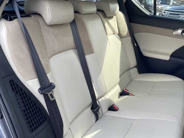 レクサス ＣＴ 200h バージョンC 長野県 2022(令4)年 1.8万km マーキュリーグレーマイカ 禁煙車/純正ナビ（CD/DVD/BD/フルセグTV/Bluetooth）/バックカメラ/ビルトインETC2.0/ドライブレコーダー（F・R）/ハーフレザーシート/シートヒーター/ステアリングヒーター/パワーシート（運転席メモリー機能付）/革巻きステアリング/パドルシフト/ステアリングスイッチ/LEDヘッドライト/フォグランプ/オートライト/スマートキー/Pスタート/電動格納ミラー/純正16インチAW/純正フロアマット