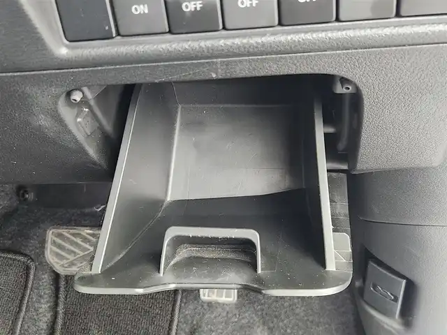 スズキ ソリオ バンディット HV MV 愛知県 2017(平29)年 5.3万km ピュアホワイトP デュアルカメラブレーキサポート/車線逸脱警報/アイドリングストップ/電動格納ミラー/オートエアコン/ETC/パワースライドドア/SDナビ（MDV-D504BT）/フルセグTV/CD/DVD/Bluetooth/ウォークスルー/サンシェード/フォグランプ/ツイーター/ウィンカーミラー/フロアマット